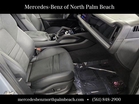 Used 2025 Porsche Cayenne GTS image 31