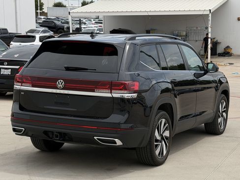 Used 2024 Volkswagen Atlas SE FWD image 4