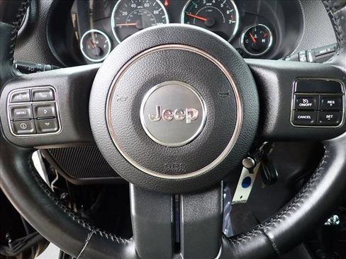 Used 2014 Jeep Wrangler Unlimited Rubicon w/ Connectivity Group AWD/4WD image 13