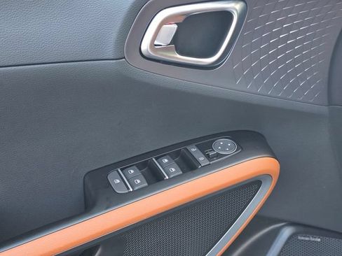 Used 2025 Kia Soul EX FWD image 11