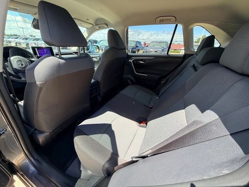 Used 2025 Toyota RAV4 XLE AWD/4WD image 22