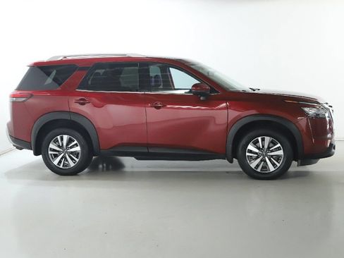 Used 2022 Nissan Pathfinder SL AWD/4WD image 11