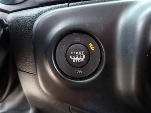 Used 2022 Jeep Wrangler Unlimited Sahara w/ Cold Weather Group AWD/4WD image 19