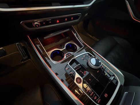 Used 2023 BMW X7 xDrive40i w/ M Sport Package image 29