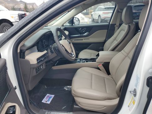 Certified 2022 Lincoln Corsair Standard w/ Equipment Group 101A image 12