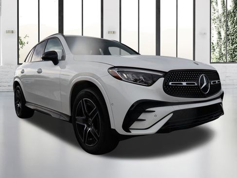 Certified 2025 Mercedes-Benz GLC 300 4MATIC image 7