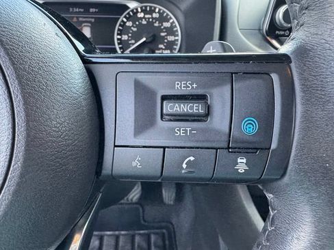 Used 2021 Nissan Rogue SV w/ Premium Package FWD image 16