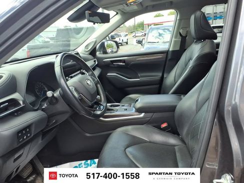 Used 2021 Toyota Highlander Platinum AWD/4WD image 14