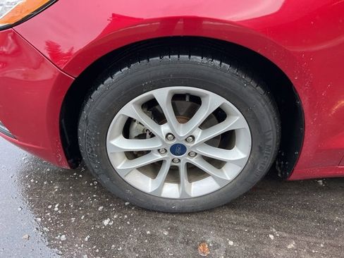 Used 2020 Ford Fusion SE image 9