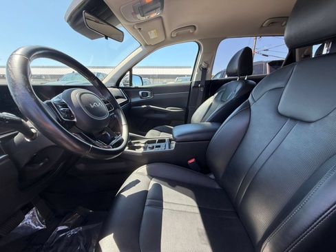 Used 2024 Kia Sorento S FWD image 28