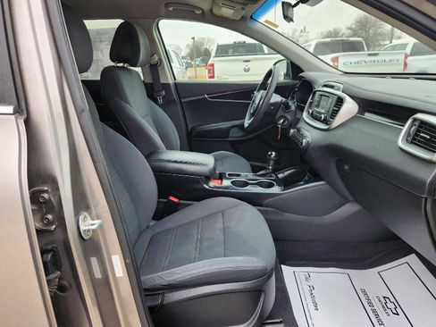Used 2016 Kia Sorento AWD image 22