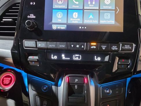 Certified 2024 Honda Odyssey Touring image 17