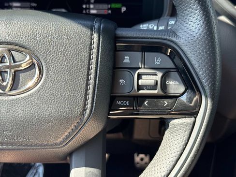 Used 2023 Toyota Sequoia TRD Pro AWD/4WD image 9