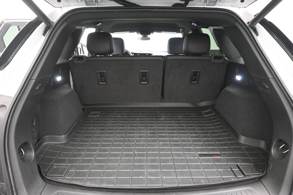 Used 2021 Cadillac XT5 Luxury FWD image 2