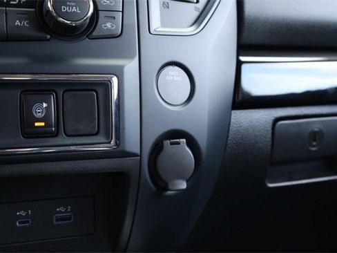 Certified 2024 Nissan Titan SV w/ SV Convenience Package image 16