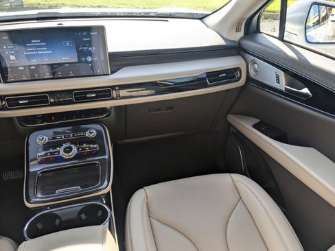 Certified 2023 Lincoln Nautilus Reserve w/ Equipment Group 202A image 19