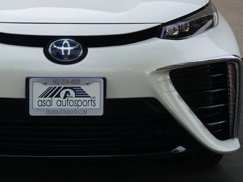 Used 2017 Toyota Mirai FWD image 4