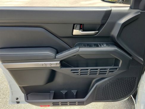 Used 2025 Toyota Tacoma TRD Off-Road image 14