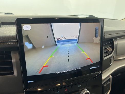 Used 2024 Ford Expedition Max XLT image 14