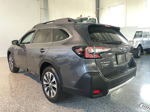 Used 2025 Subaru Outback Limited AWD/4WD image 21