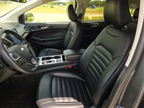 Used 2024 Ford Edge SEL image 25