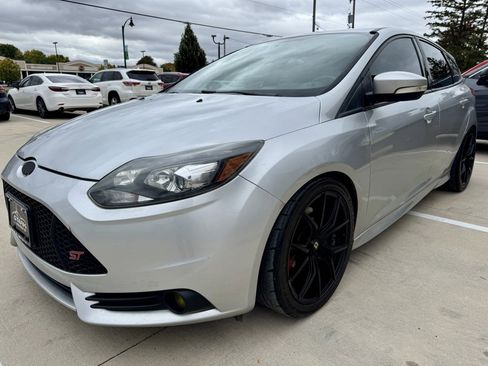 Used 2014 Ford Focus ST w/ Equipment Group 202A image 4