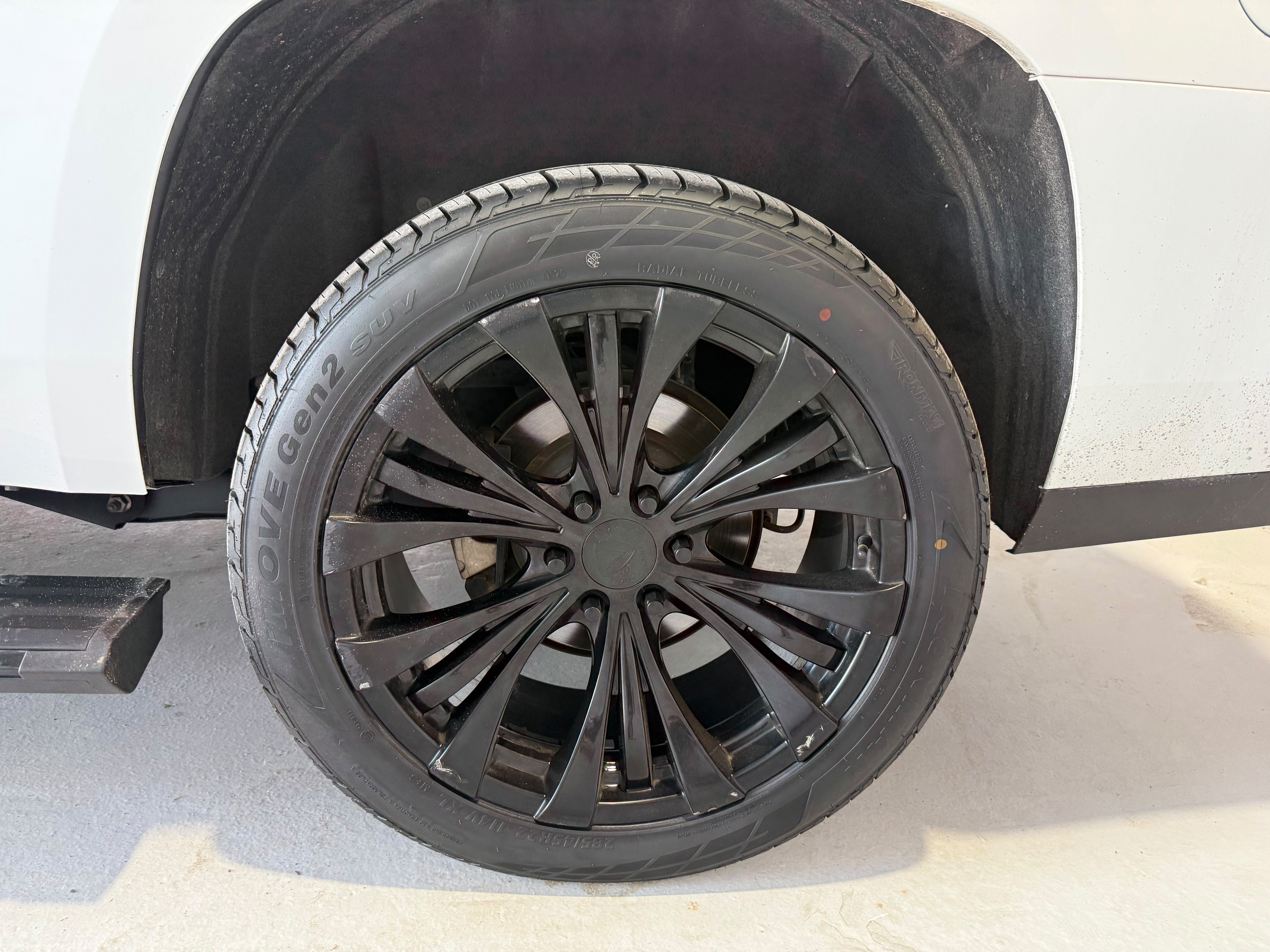Used 2020 Cadillac Escalade Platinum AWD/4WD image 27