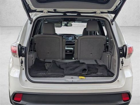 Used 2015 Toyota Highlander XLE AWD/4WD image 7