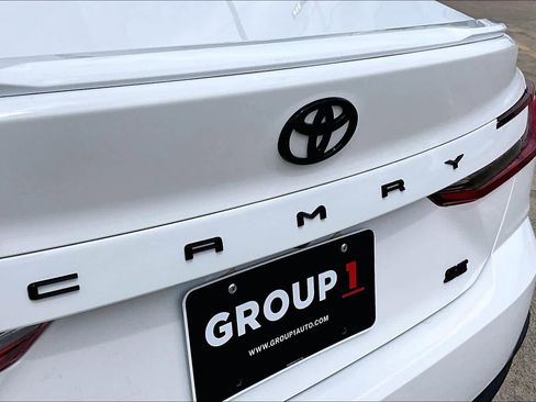 Used 2026 Toyota Camry SE w/ Convenience Package image 30