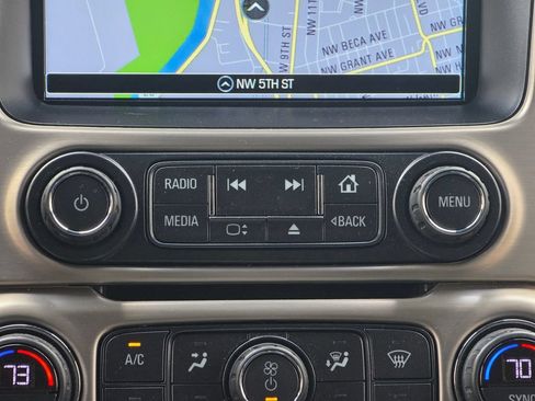 Used 2019 GMC Yukon XL Denali w/ Denali Ultimate Package AWD/4WD image 15