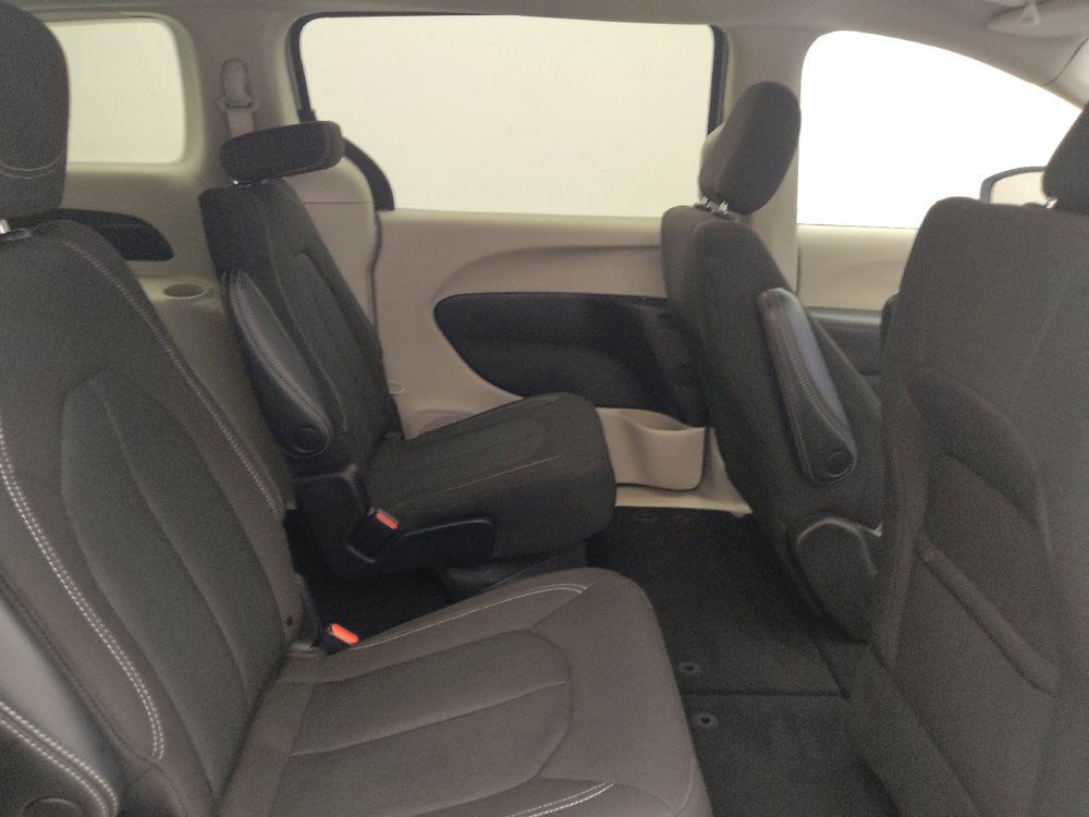 Used 2023 Chrysler Voyager LX FWD image 19