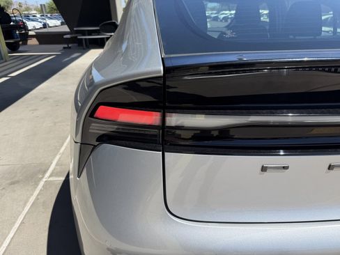 Used 2025 Toyota Prius Plug-In Hybrid FWD image 14