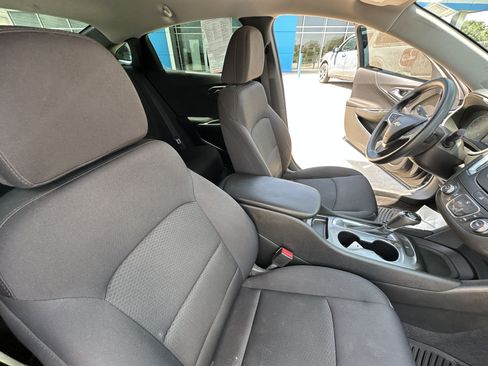 Used 2017 Chevrolet Malibu LS FWD image 28