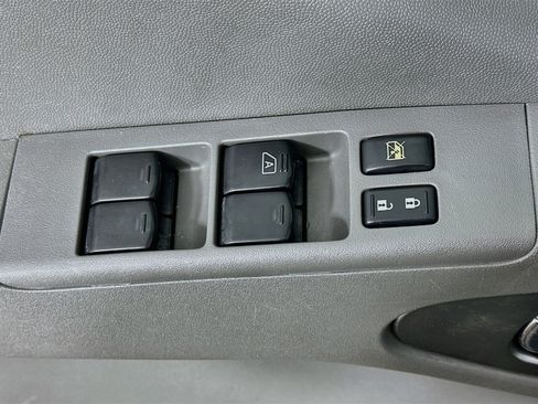 Used 2014 Nissan Frontier SV AWD/4WD image 15