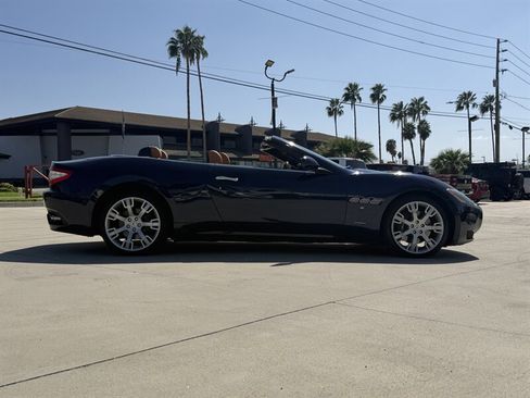 Used 2012 Maserati GranTurismo Convertible RWD image 9