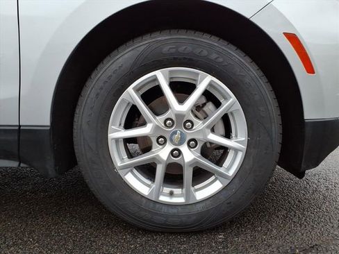 Used 2022 Chevrolet Equinox LT FWD image 9