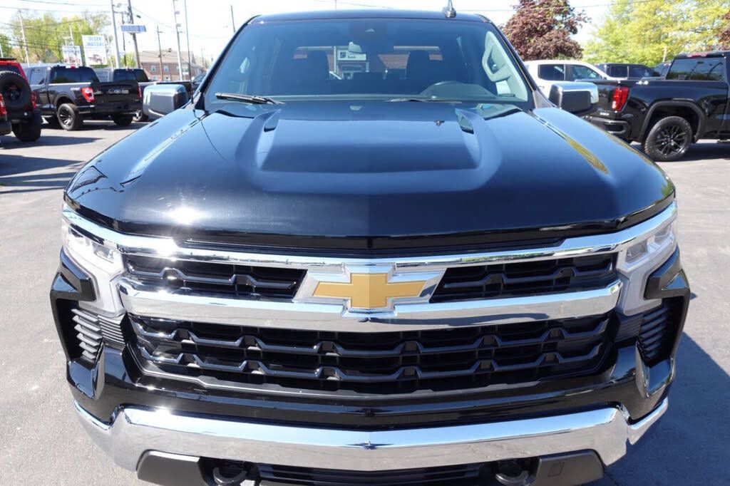 Used 2023 Chevrolet Silverado 1500 LT AWD/4WD image 7