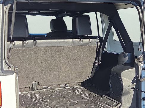 Used 2013 Jeep Wrangler Unlimited Sport image 9