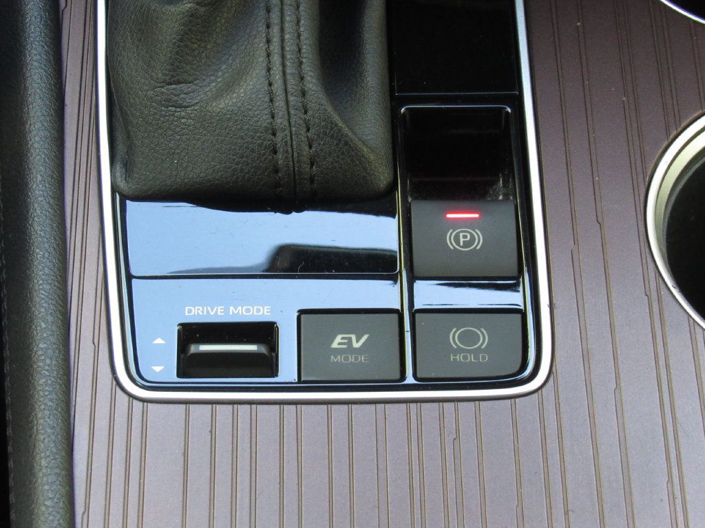 Certified 2023 Toyota Sienna XLE w/ XLE Plus Package AWD/4WD image 36