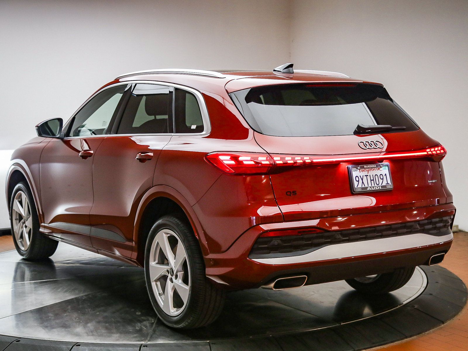 Certified 2025 Audi Q5 Premium Plus AWD/4WD image 7