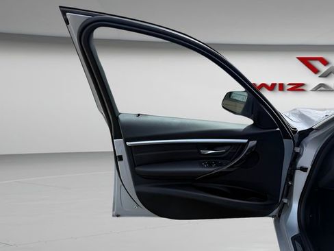 Used 2017 BMW 330i xDrive Sedan image 12