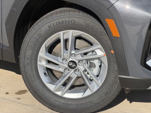 New 2026 Hyundai Tucson SE image 9