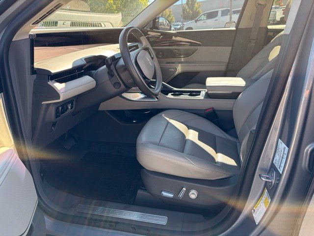 Used 2024 Lincoln Nautilus Premier w/ Equipment Group 102A AWD/4WD image 11