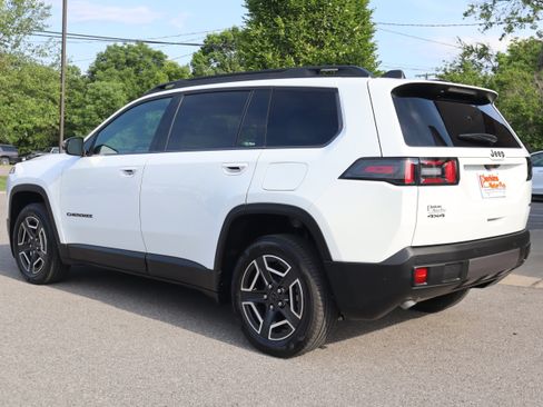 Used 2026 Jeep Cherokee Limited AWD/4WD image 9