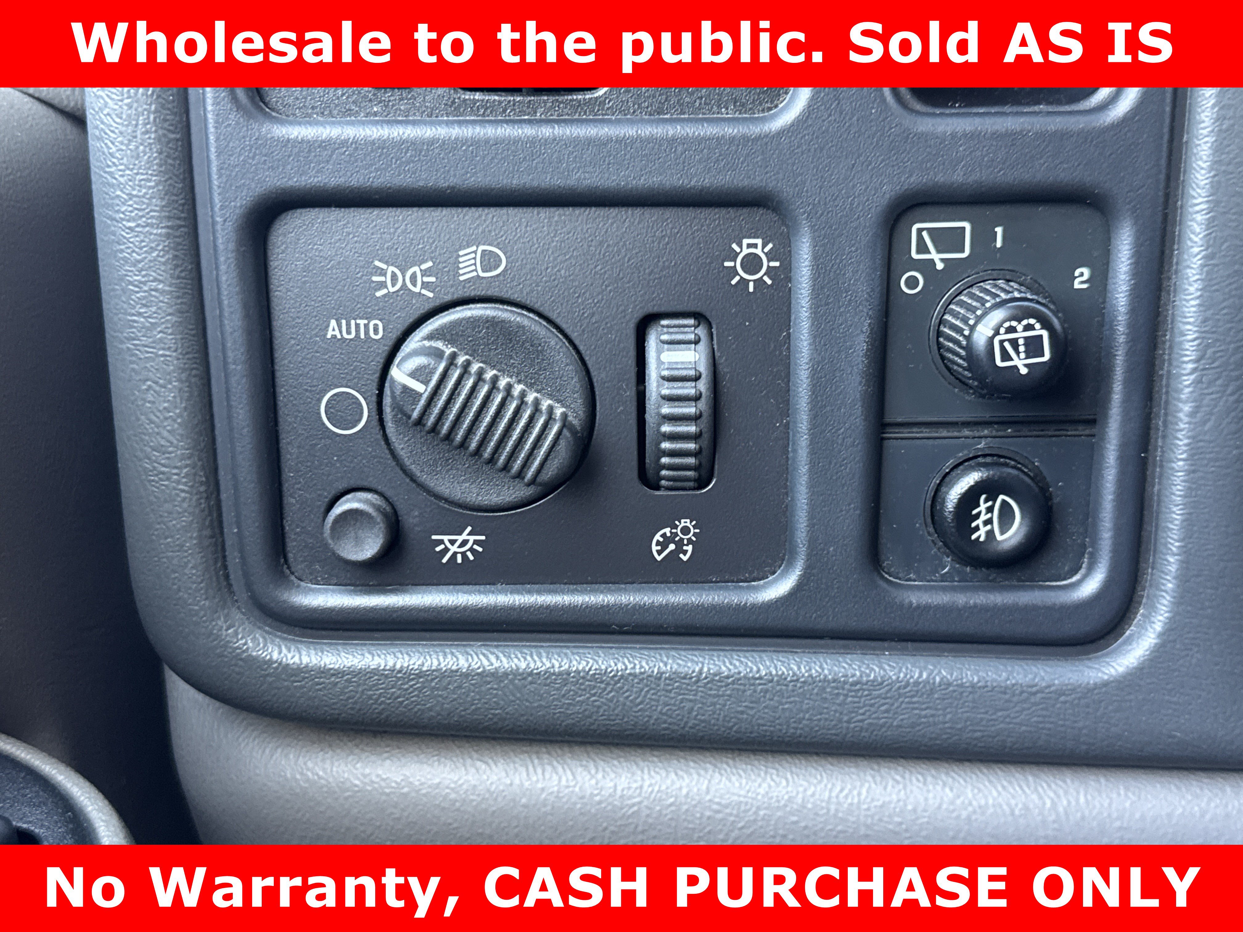Used 2004 Chevrolet Suburban LS w/ Preferred Equipment Group RWD image 18