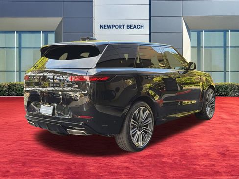 New 2026 Land Rover Range Rover Sport Dynamic SE image 10