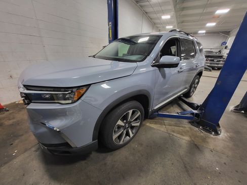 Certified 2024 Honda Pilot Elite image 2