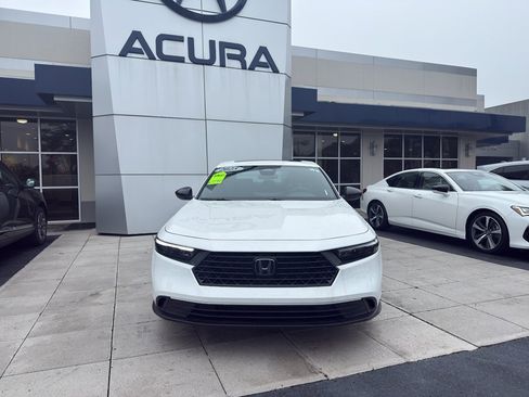 Used 2025 Honda Accord Sport image 2