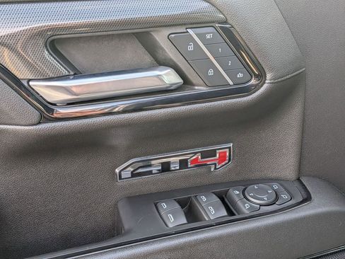 Used 2024 GMC Sierra 1500 AT4 w/ Technology Package AWD/4WD image 14