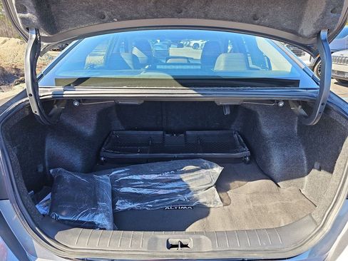 Used 2024 Nissan Altima 2.5 SR w/ SR Premium Package image 15